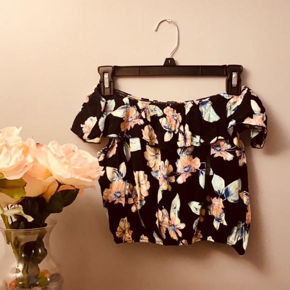 Women's Floral Crop Top - Picture 3 of 3